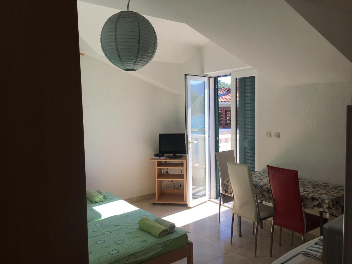 Apartmani Domenika Žuljana Eksteriør billede