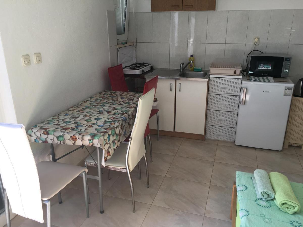 Apartmani Domenika Žuljana Eksteriør billede